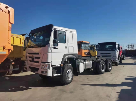 21~30tの荷重容量を持つダンプトラックと中古トラクタートラック
