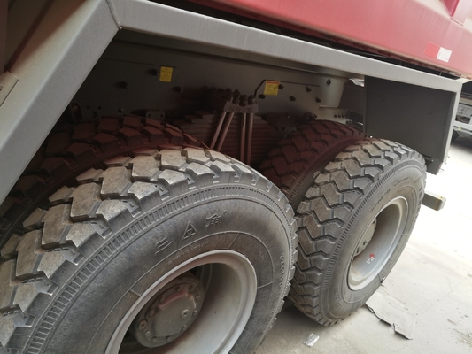 21-30t 負荷容量 351-450hp 馬力 20立方メートルのダンプトラック HOWO 6X4 ティッパートラック