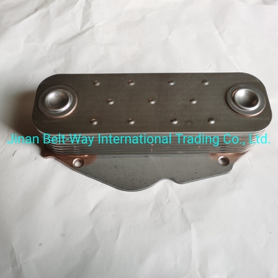 Sinotruk HOWO トラックオイルクーラー Vg1500010334 ブレーキシステムの部品 黒色