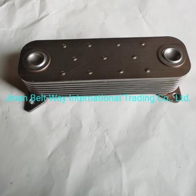 Sinotruk HOWO トラックオイルクーラー Vg1500010334 ブレーキシステムの部品 黒色